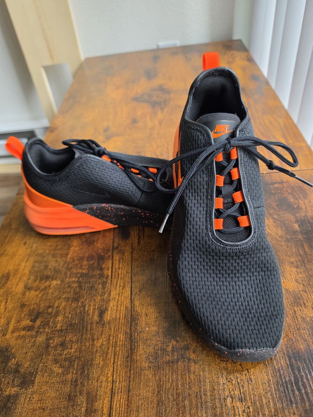 Nike Air Max Motion 2 Black Orange Speckled Sneakers Men's Size 10.5